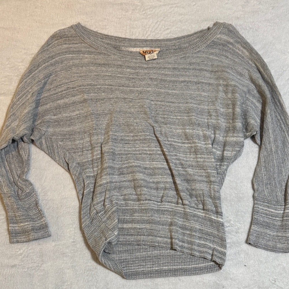 Mudd Heather Gray Knit Top
